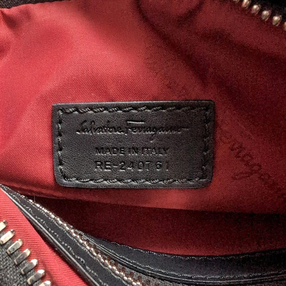 🚫SOLD🚫 Salvatore Ferragamo Black Leather Crossbody Bag with Logo Embroidery - Picture 7 of 8